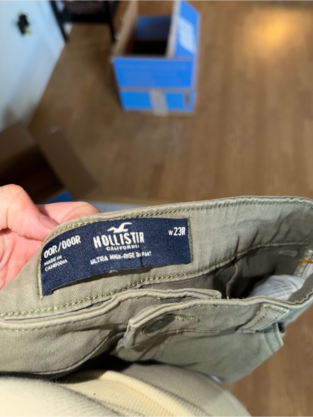 Hollister Ultra High-Rise Cargo Pants Olive Green Utility Straight Leg W23R - Picture 4 of 4